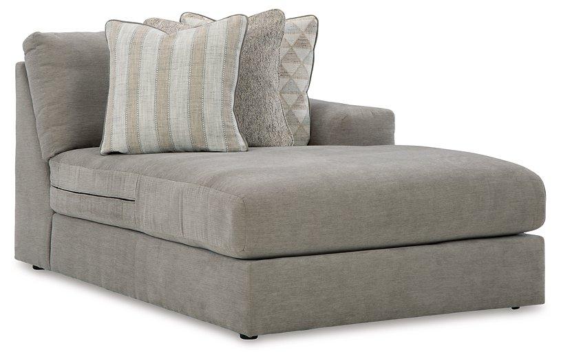 Avaliyah Sectional with Chaise