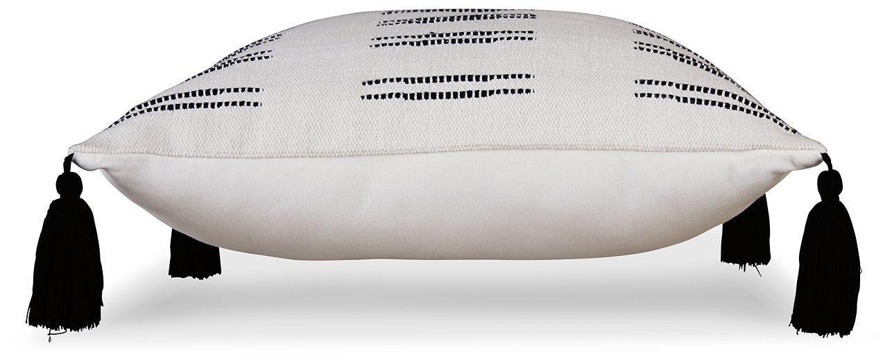 Mudderly Pillow (Set of 4)