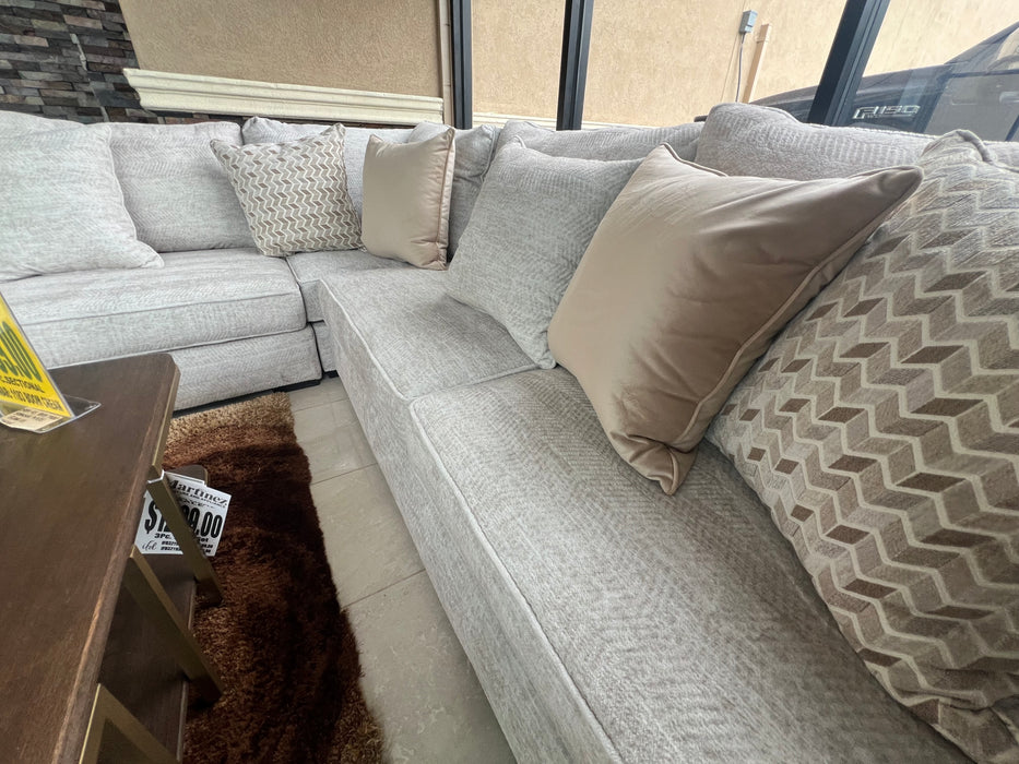Boom Cream 3 pc. Sectional
