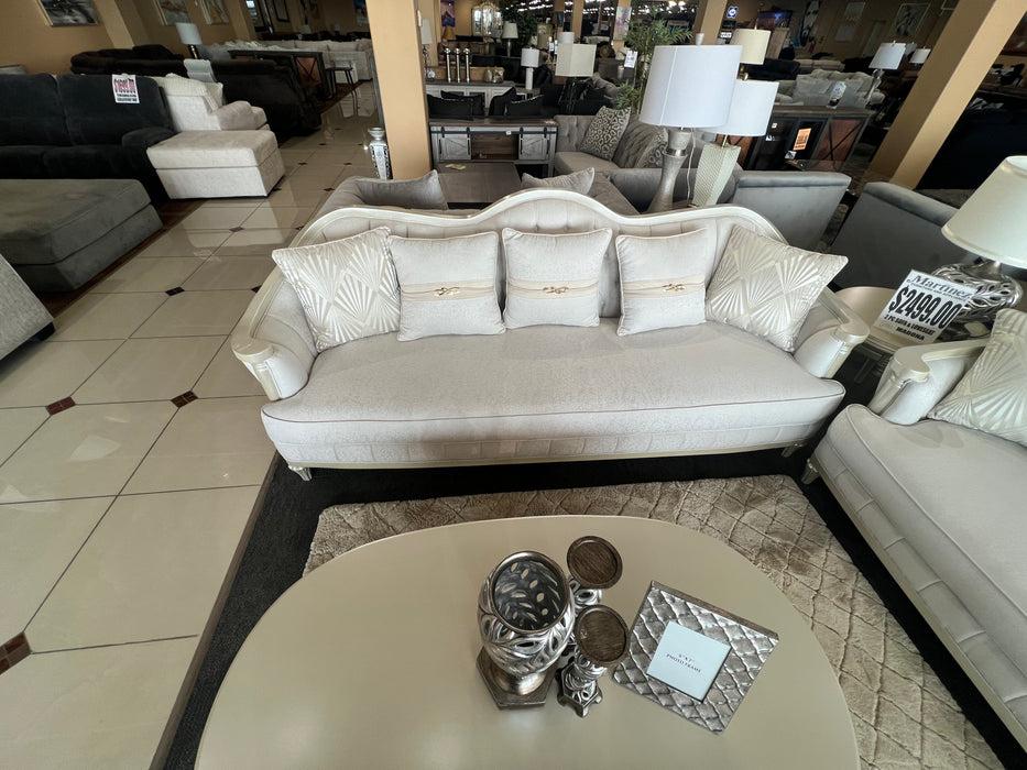 Madonna Sofa And Loveseat