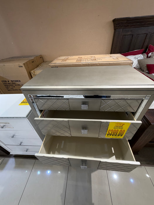 Chevanna Platinum Chest (Floor Model)