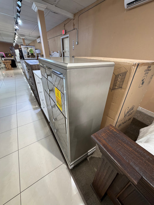 Chevanna Platinum Chest (Floor Model)