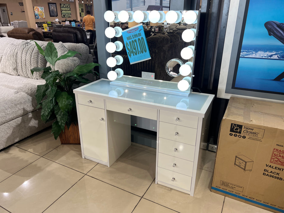 Vanity Set (Floor Model)